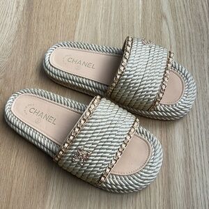 Woven CC slides fits size 9